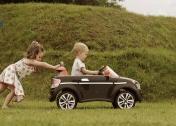 سيارات اطفال و 11 نوع مفضل لطفلك